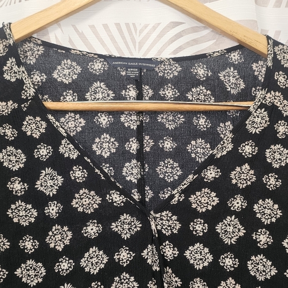 American Eagle AE crossover wrap printed black blouse top bell Size S - Picture 2 of 3